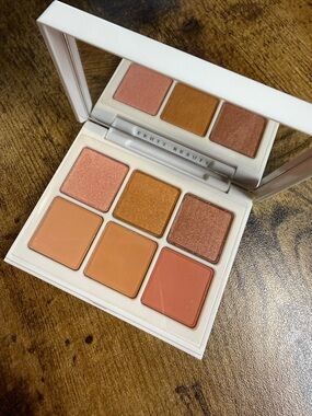 Fenty Neutral & Warm Eyeshadow Palette - Peachy Brown Tones